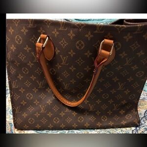 Gorgeous LV handbag